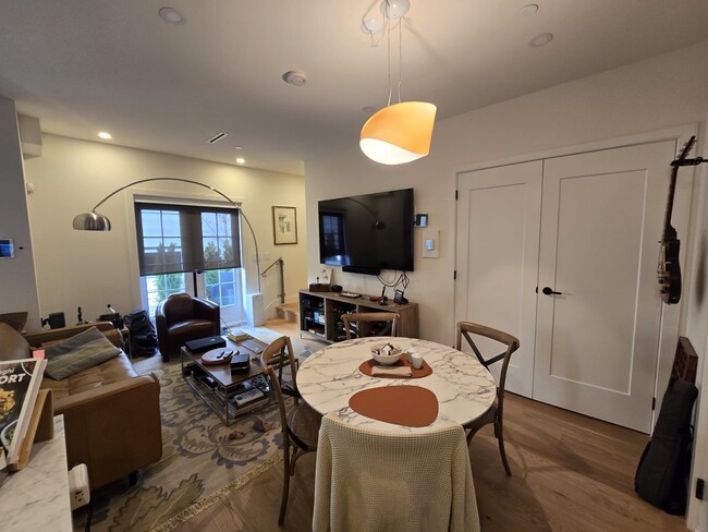 Photo du bâtiment - 1232 W 26th Ave
