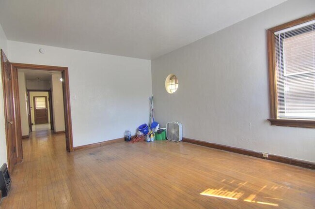 Building Photo - 4259 Bates St
