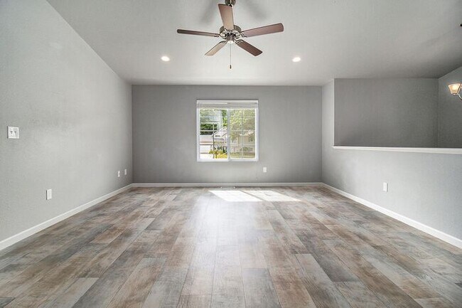 Building Photo - 1626 Osolo Rd