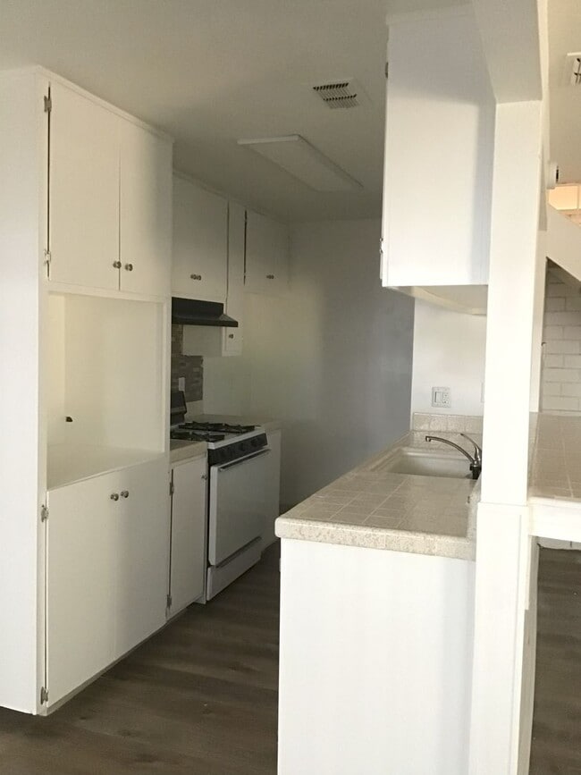 Foto del edificio - Townhouse condo Hillsdale Oaks