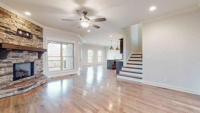 Building Photo - 232 Amana Dr