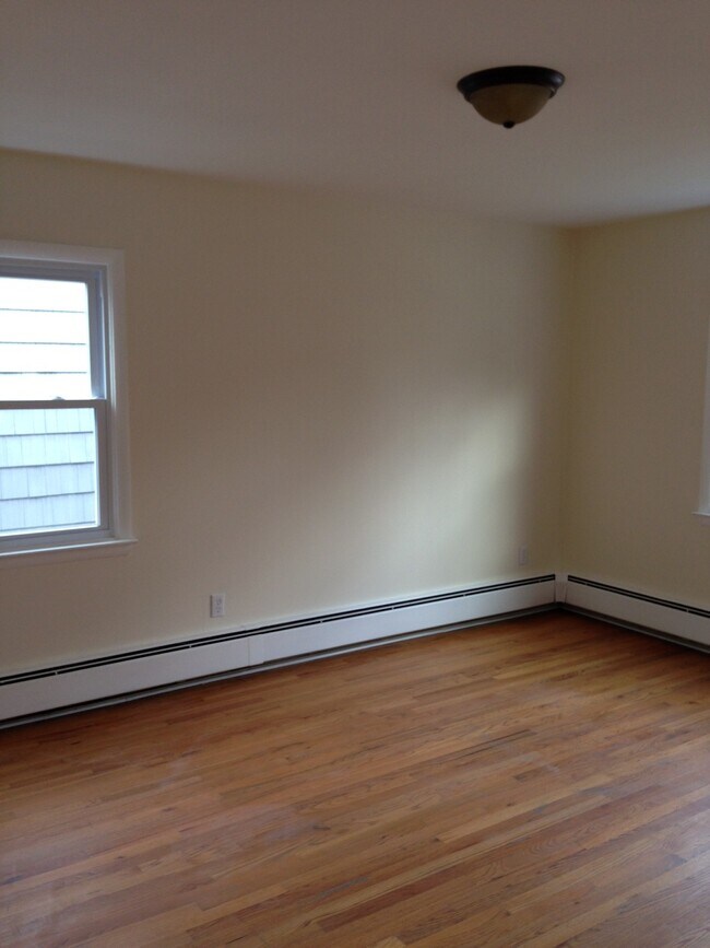 Building Photo - 209 Underhill Ave