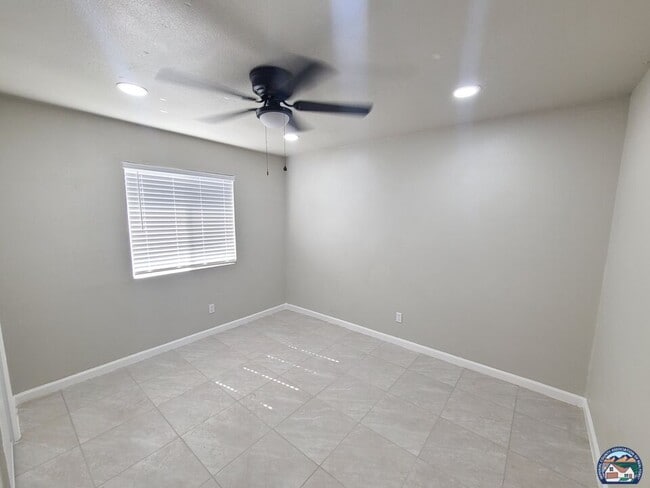 Building Photo - 510 Encinas Ave