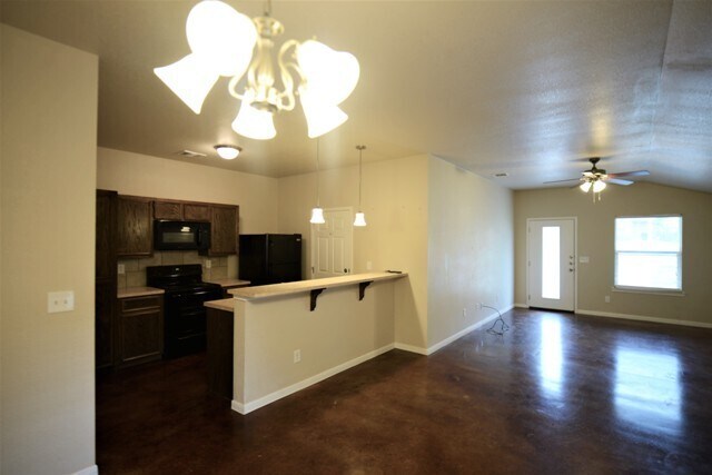 Foto del edificio - 928 Maplewood Dr