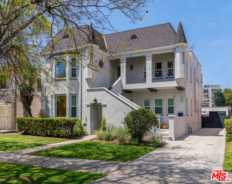 Foto principal - 1211 S Highland Ave