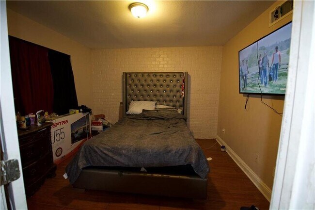 Building Photo - 1204 Chimney Wood Ln