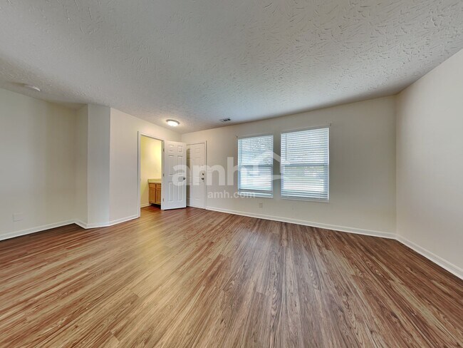 Foto del edificio - 781 Ackerly Dr