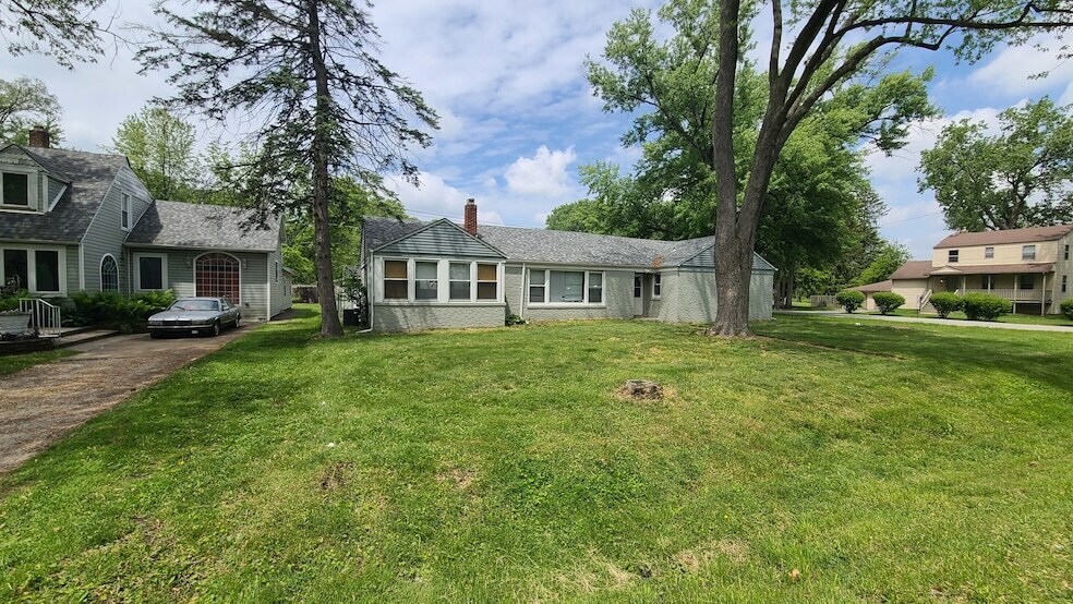 Building Photo - 16002 Spaulding Ave