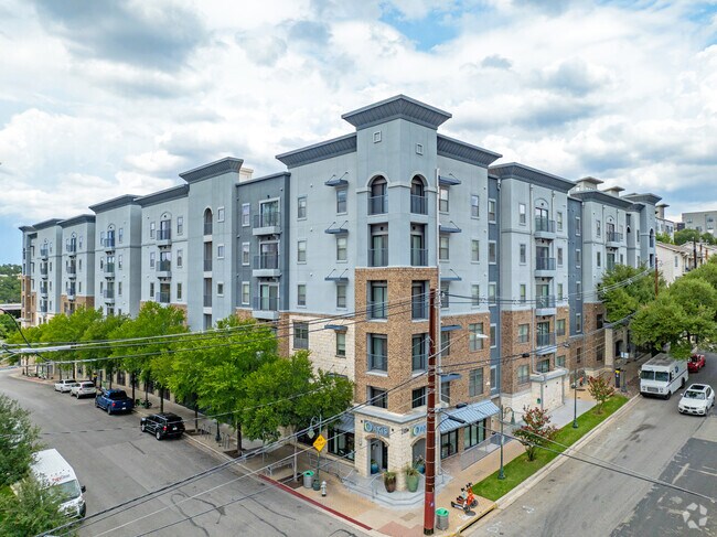 Foto del edificio - Axis West Campus