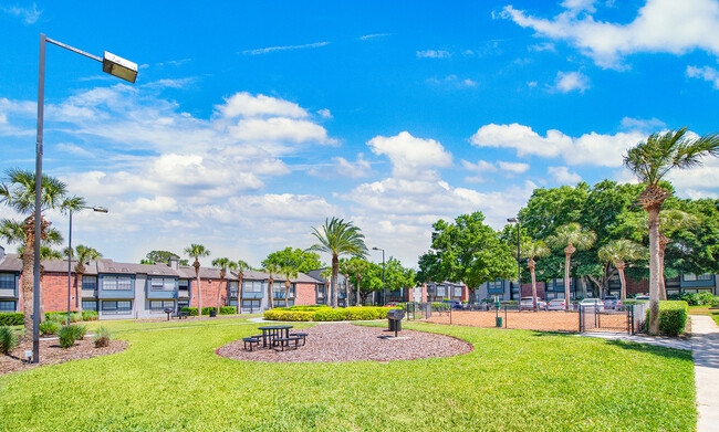 Building Photo - MAA Tiffany Oaks