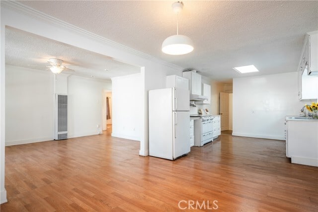 Building Photo - 1125 Heliotrope Dr
