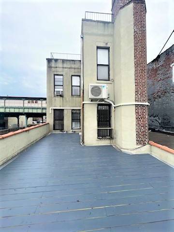 Foto del edificio - 1727 Broadway