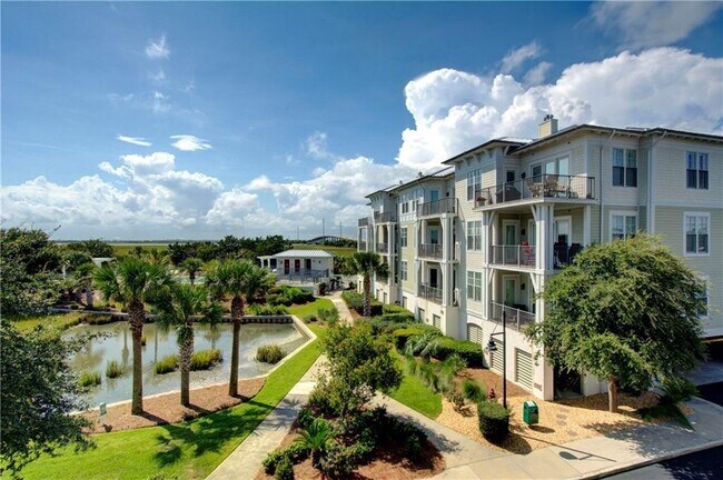 Foto del edificio - 30 Waterfront Dr