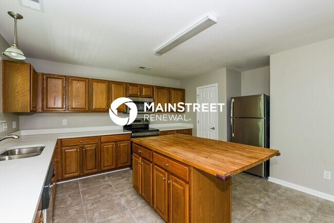 Foto del edificio - 3 Bedroom Pet-Friendly Home in Charlotte, NC with Main Street Renewal
