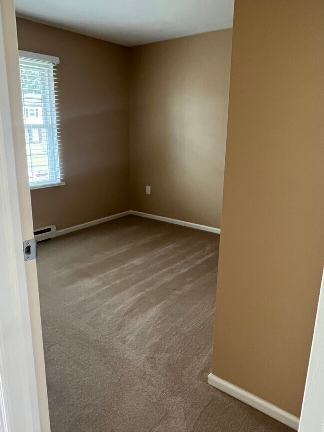Building Photo - 336 Black Hills Dr