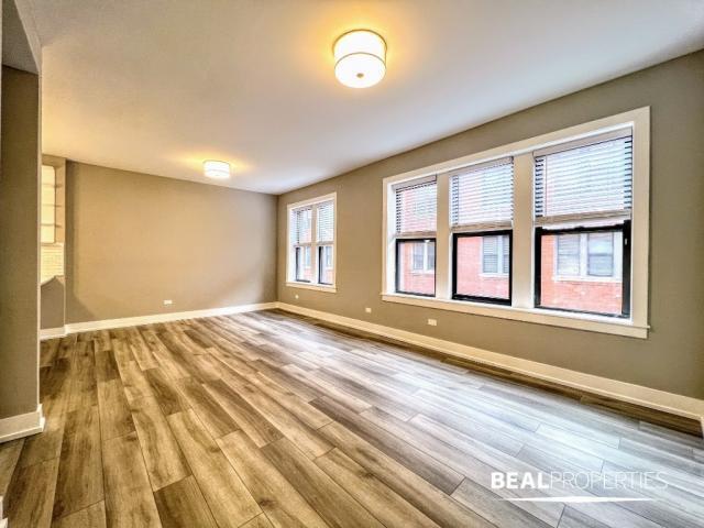 Foto principal - 2 bedroom in CHICAGO IL 60613