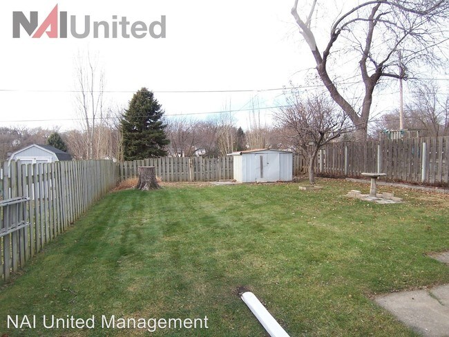 Building Photo - 3 br, 1.5 bath House - 2811 S Lemon