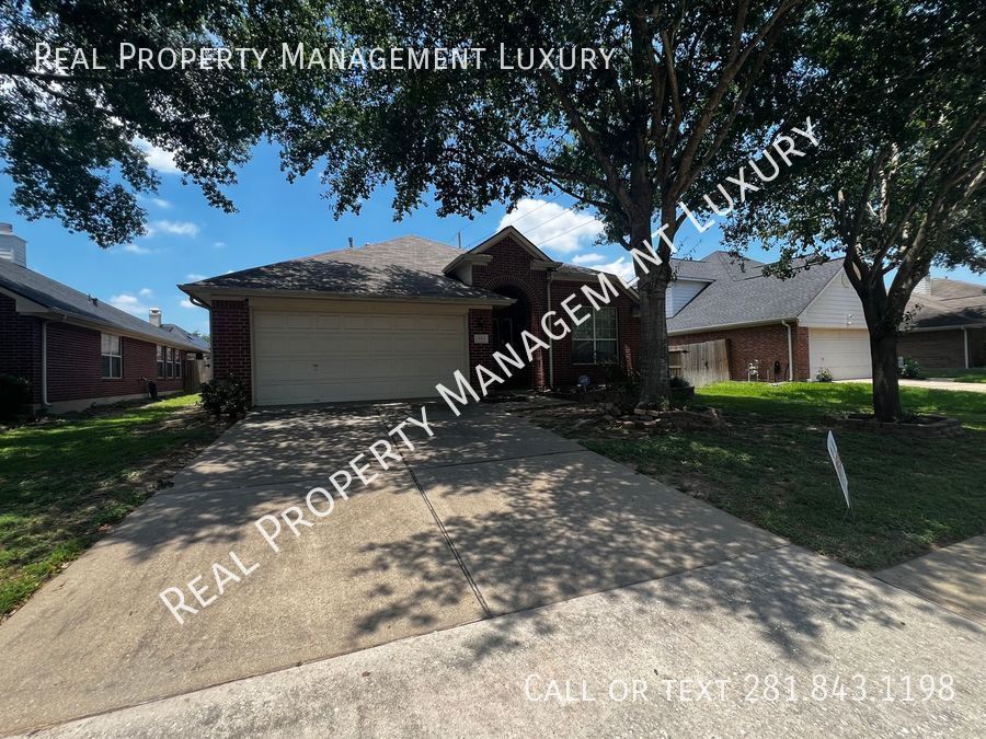 Primary Photo - 15315 Court Green Trail