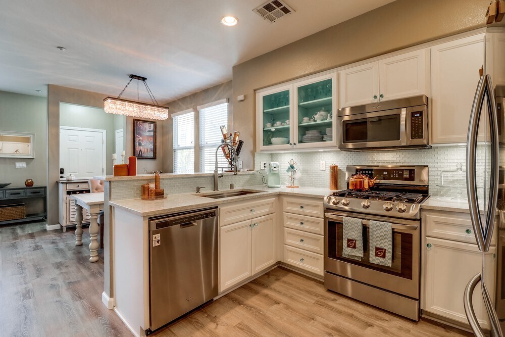 Foto principal - 4300 Newton Ave