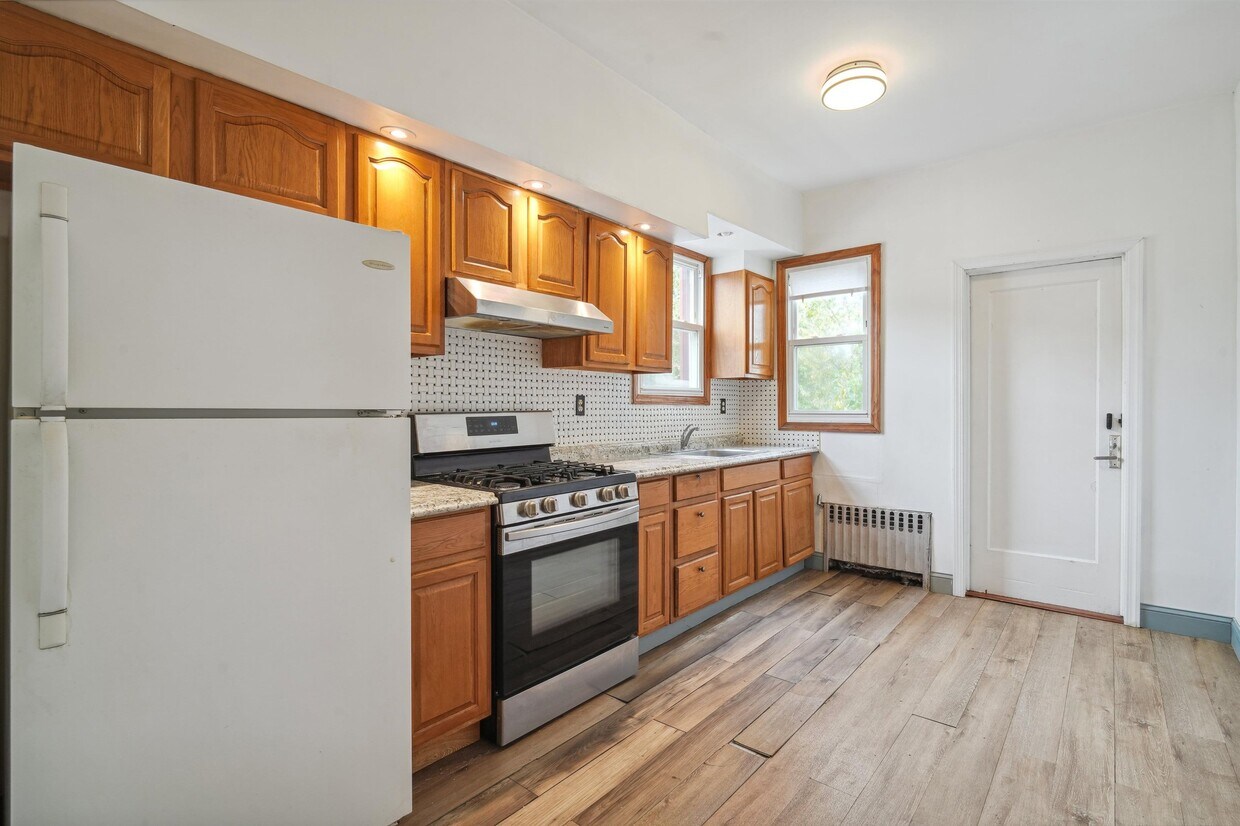 38 Winfield Ave Unit 2, Jersey City, NJ 07305 Room for Rent in Jersey