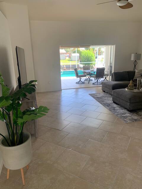 Foto del edificio - 4973 Viceroy St