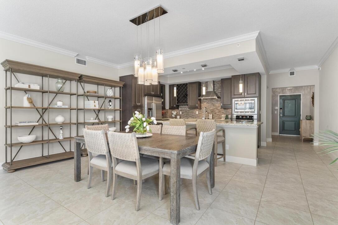 Foto principal - 315 Bay Colony Dr N