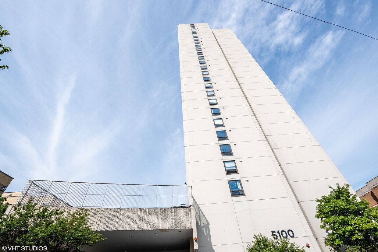 Primary Photo - 5100 N Marine Dr