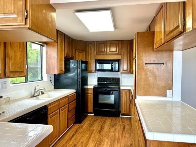 Building Photo - 25072 Alicia Dr