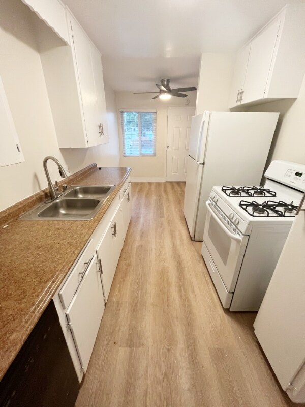 Foto principal - 917 W 19th St