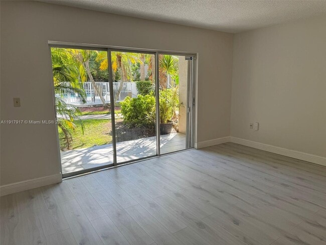 Building Photo - 16226 SW 92nd Ave