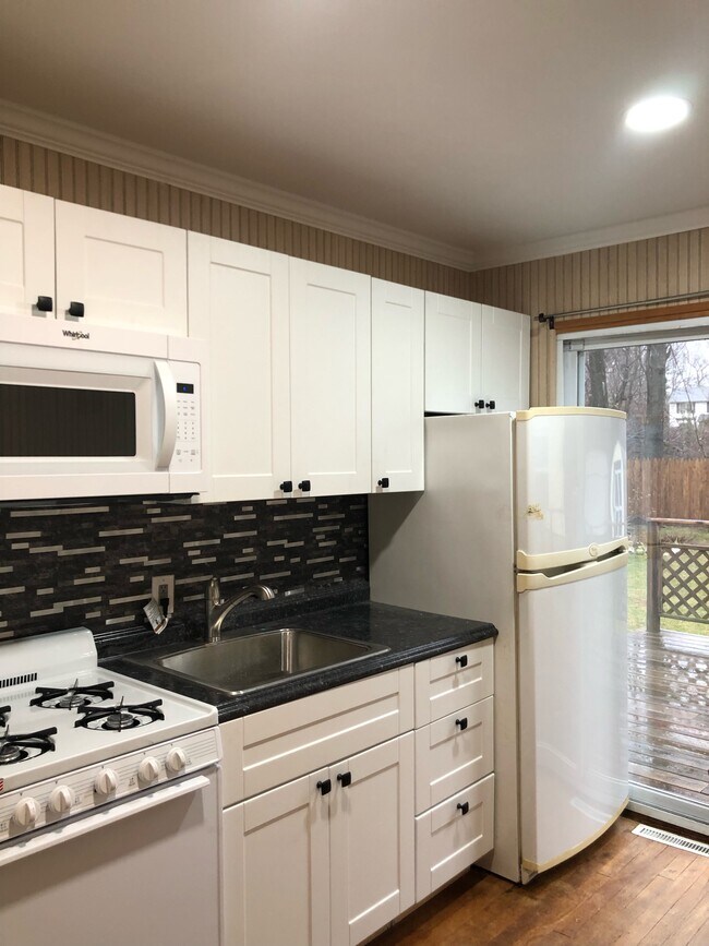 Foto del edificio - 97 Lenore Ln