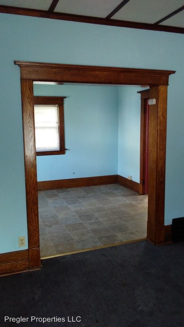 Building Photo - 3 br, 1.5 bath House - 216 E Mullan