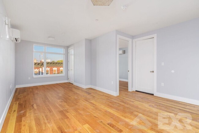 Foto del edificio - 244 Howard Ave