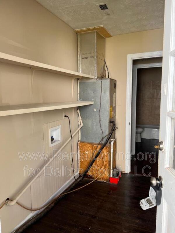 Photo - 1962 Cambridge Dr Apartment