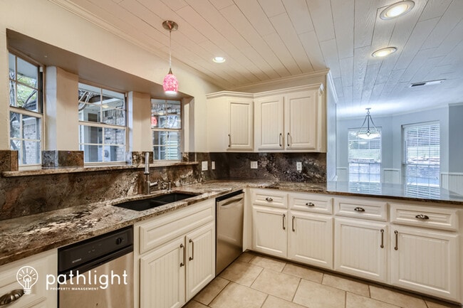 Foto del edificio - 1612 Mariah Bay Cir, Heath, TX, 75032