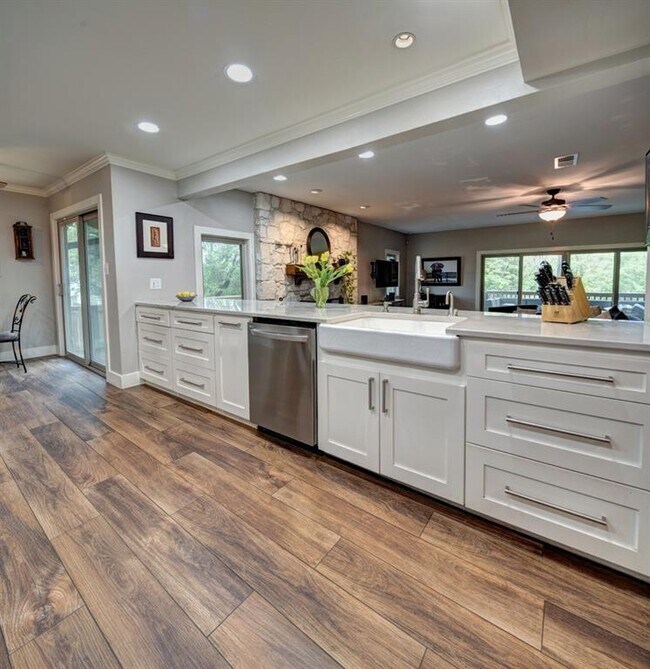 Foto del edificio - 11408 Spicewood Pkwy