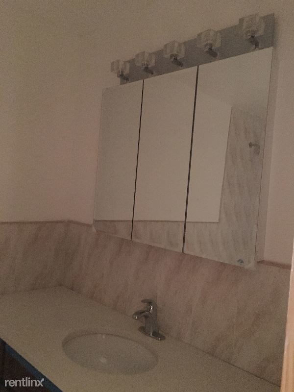 Foto del edificio - 1070 E 59th St
