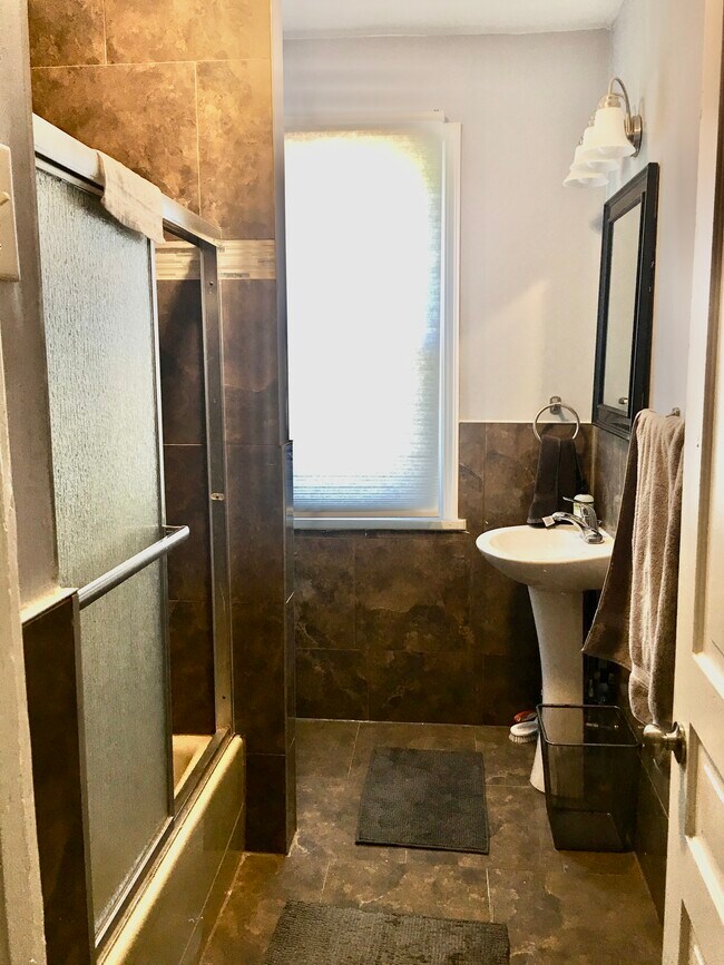 Building Photo - 5451 Potter St