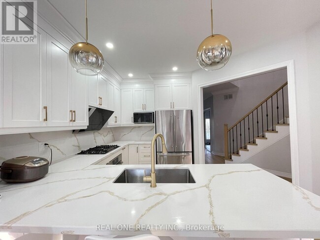 Building Photo - 485 English Rose Ln