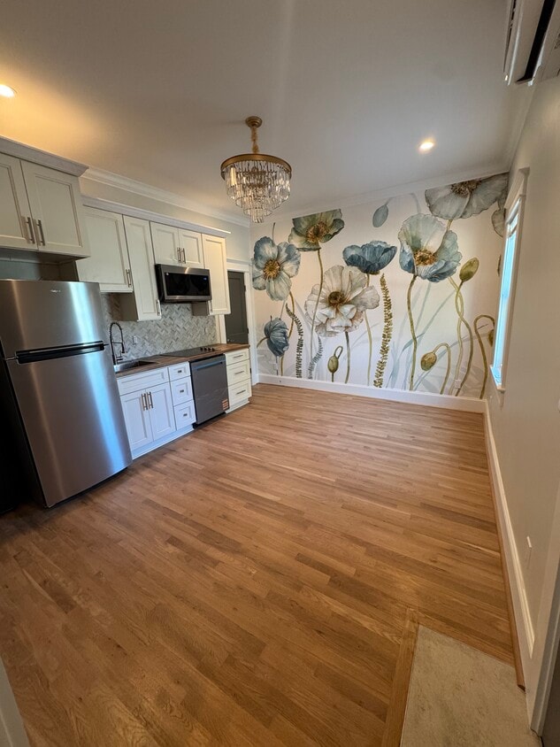 Photo - 688 King St (Charleston, SC)