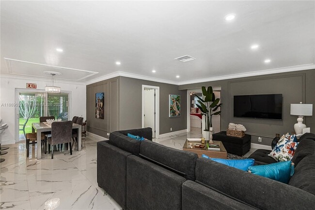 Building Photo - 1521 Arthur St