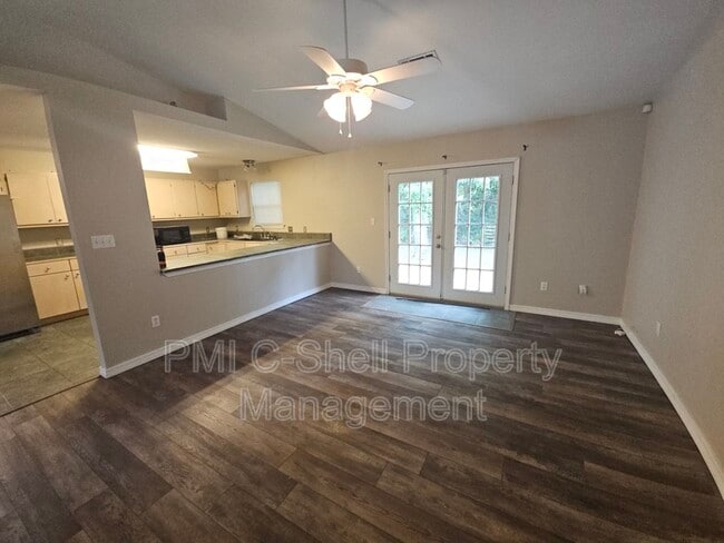 Building Photo - 3171 Pins Ln