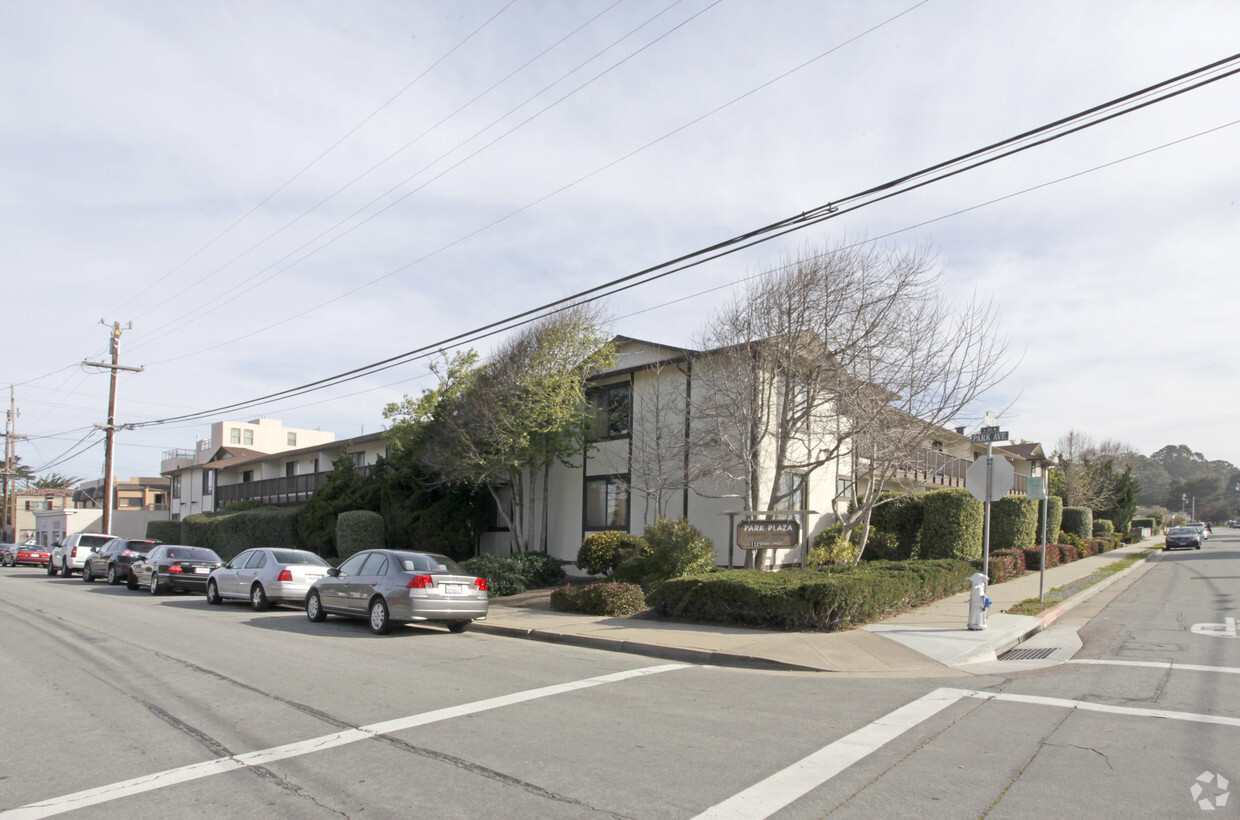 Building Photo - Park Plaza Apartments