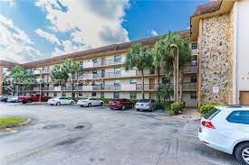 Foto del edificio - 4940 E Sabal Palm Blvd