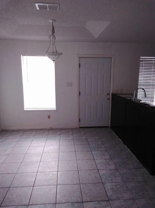 4620 N D St, McAllen, TX 78504 Townhome Rentals in McAllen TX