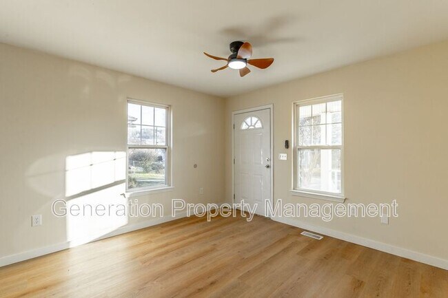 Foto del edificio - 2205 E 12th St