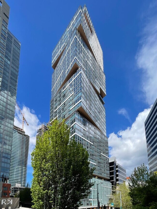 Building Photo - Great Condo For Rent