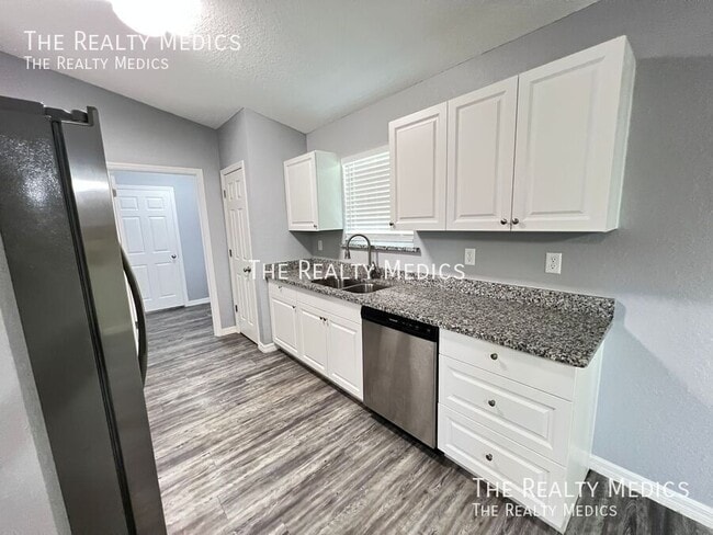 Building Photo - 2839 SW 165th Pl