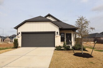 Building Photo - 18234 Calabria Hbr Trl