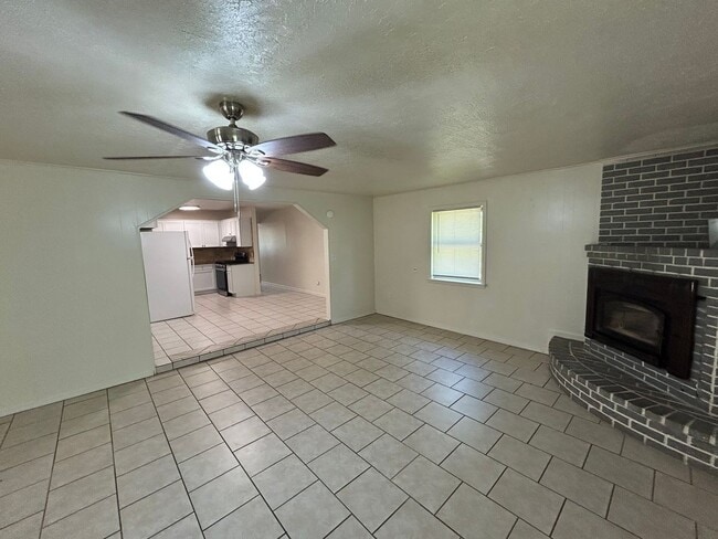Building Photo - Available Now! 3-Bedroom, 2-Bathroom Fayet...